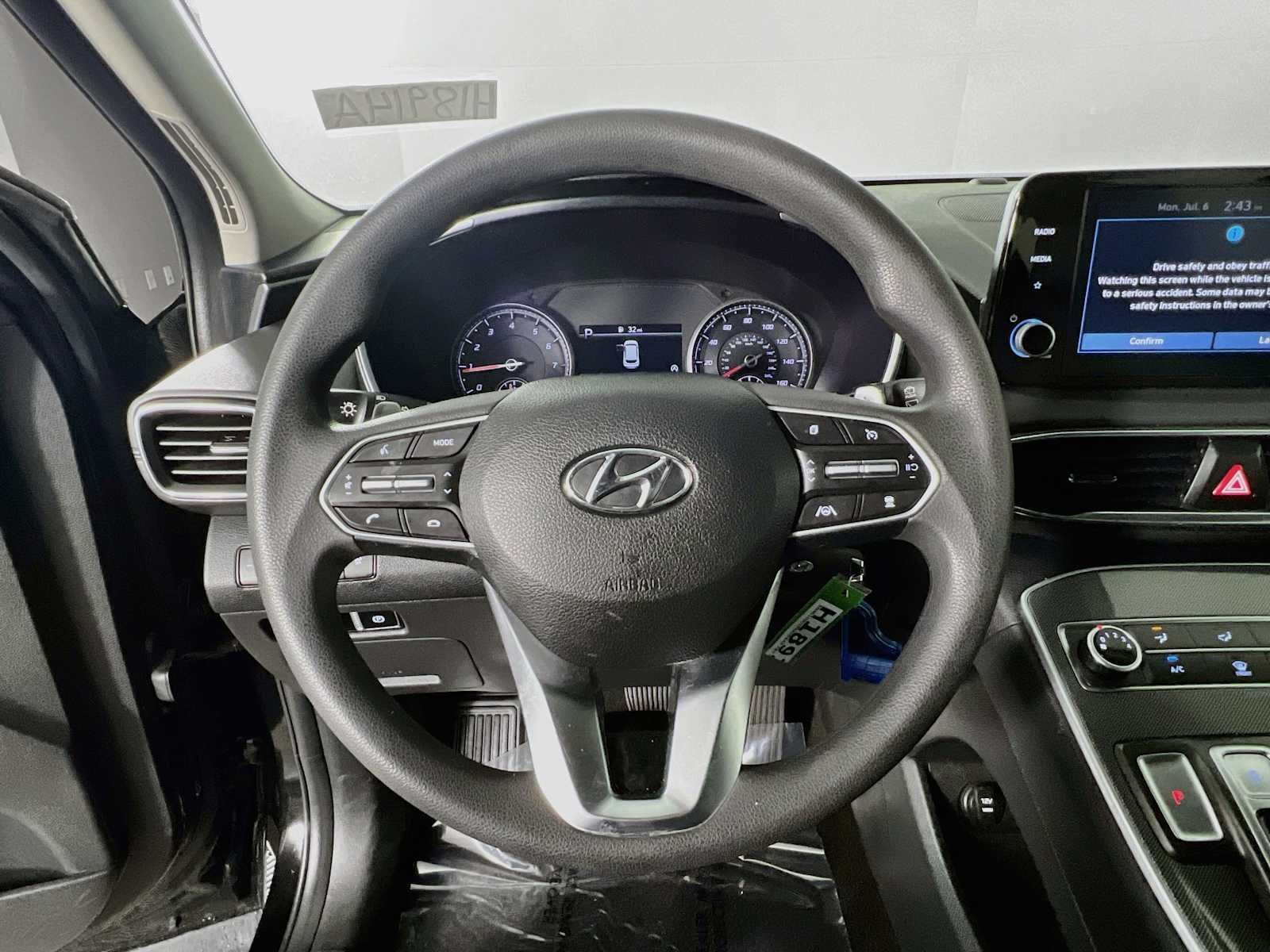 Used 2023 Twilight Black Hyundai SE image 11