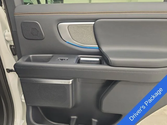 New 2027 Star White Metallic Tri-Coat Ford Tremor® image 17