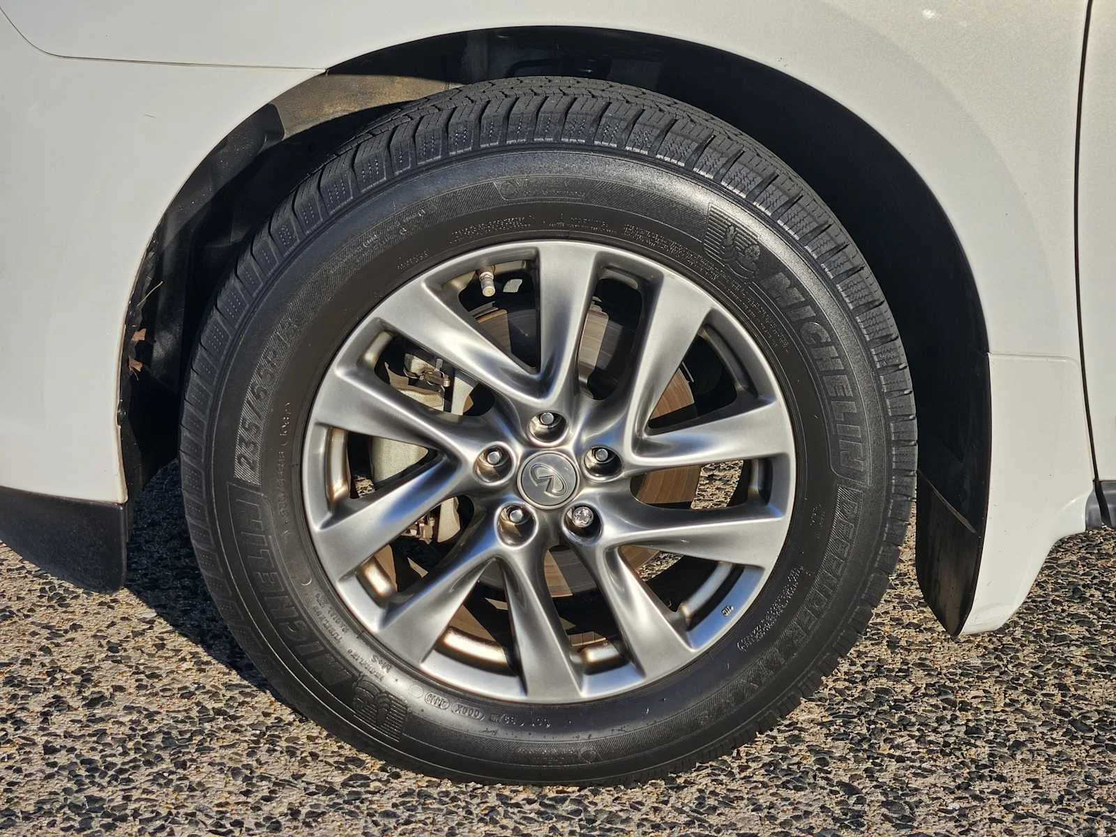 Used 2014 Moonlight White INFINITI  image 7