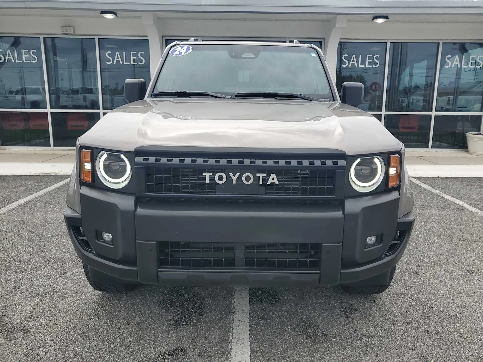 Used 2024 Meteor Shower Silver Toyota  image 13