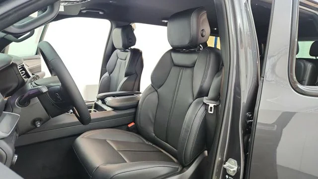 New 2026 Baltic-Gray Metallic Clear-Coat Exterior Paint Jeep Limited Altitude image 18