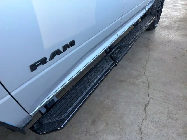 New 2027 Silver-Zynith Exterior Paint RAM Big Horn image 15