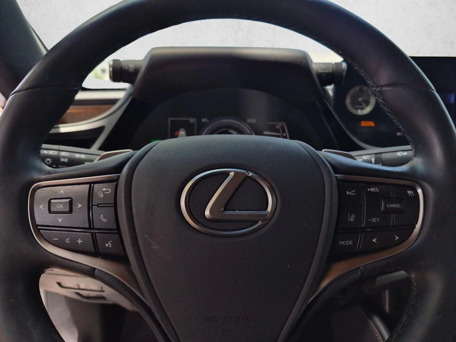 Certified Used 2022 Eminent White Pearl Lexus ES 300h image 11