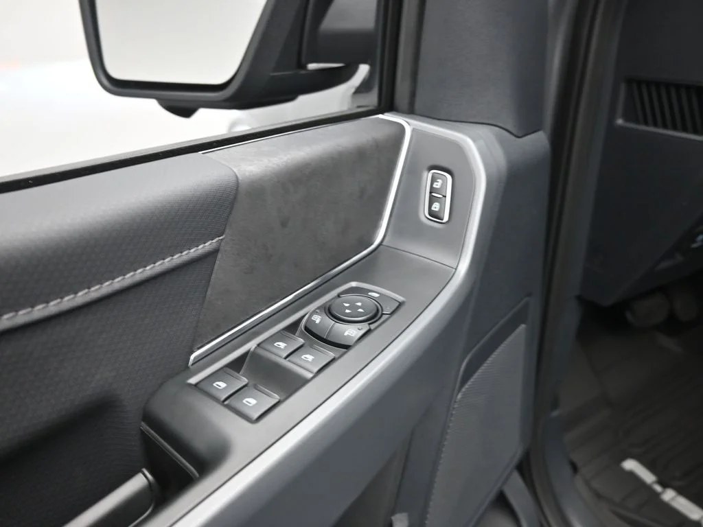 New 2026 Carbonized Gray Metallic Ford XLT image 10