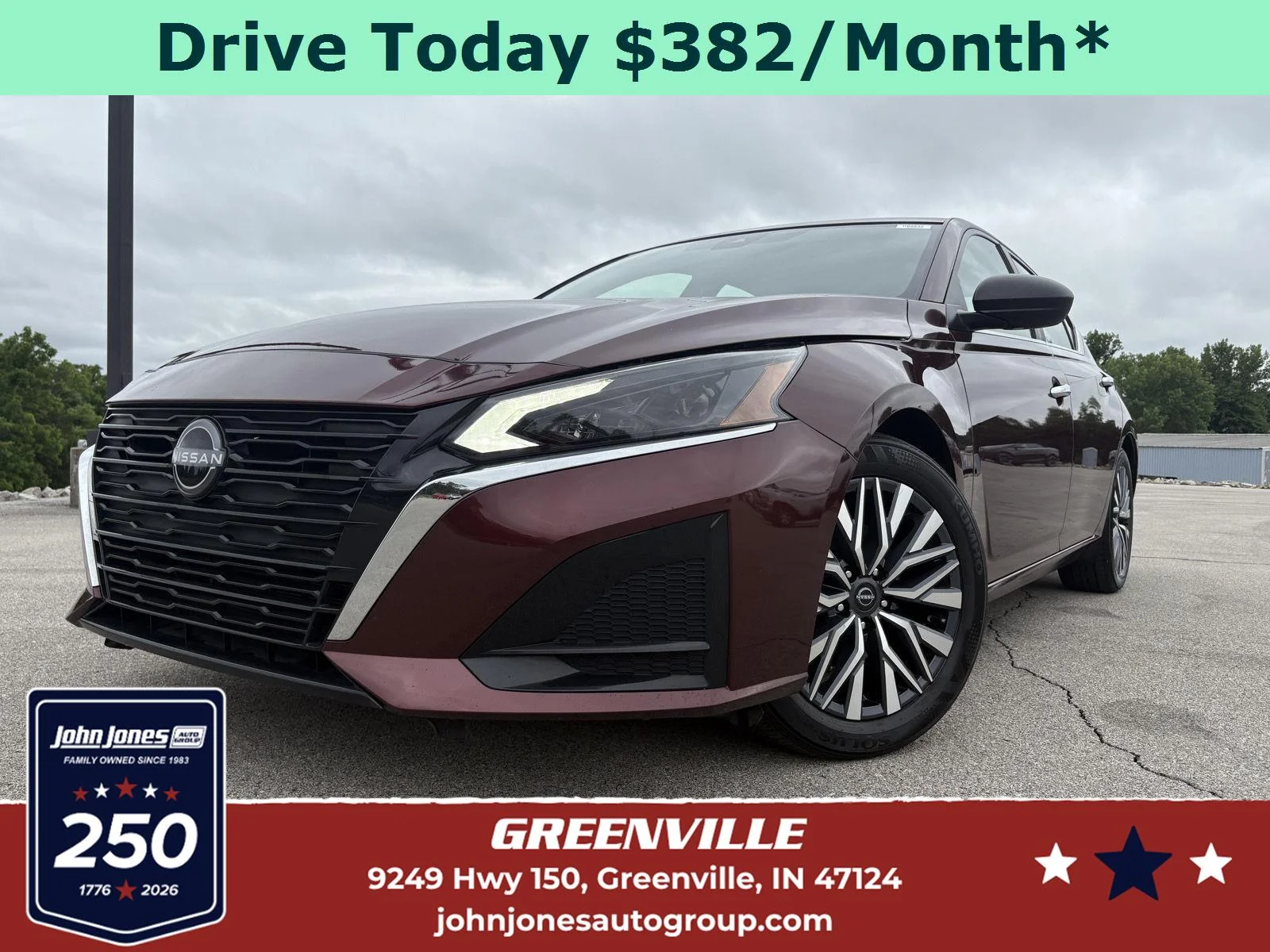 Used 2025 Garnet Pearl Metallic Nissan SV image 1