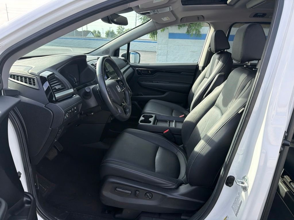 Certified Used 2024 Platinum White Pearl Honda Touring image 19