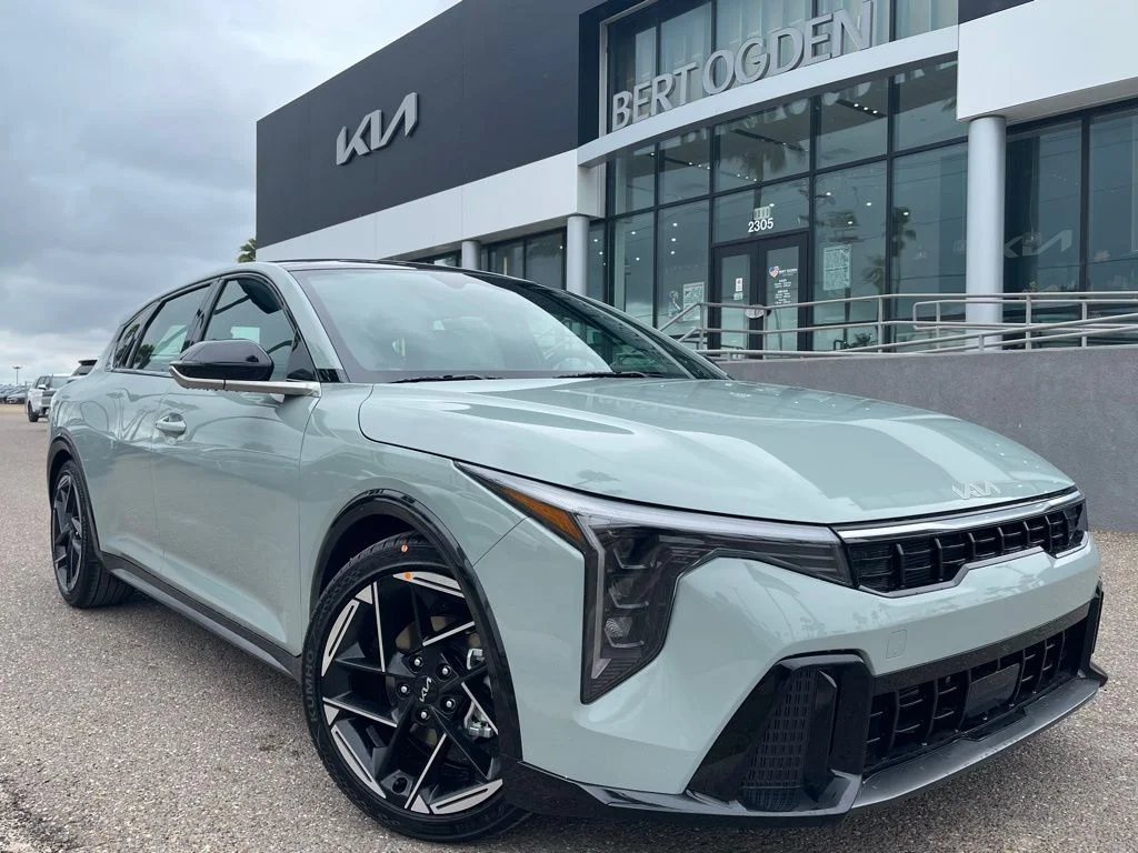 2026 Kia K4 GT-Line AT Hatchback's photo