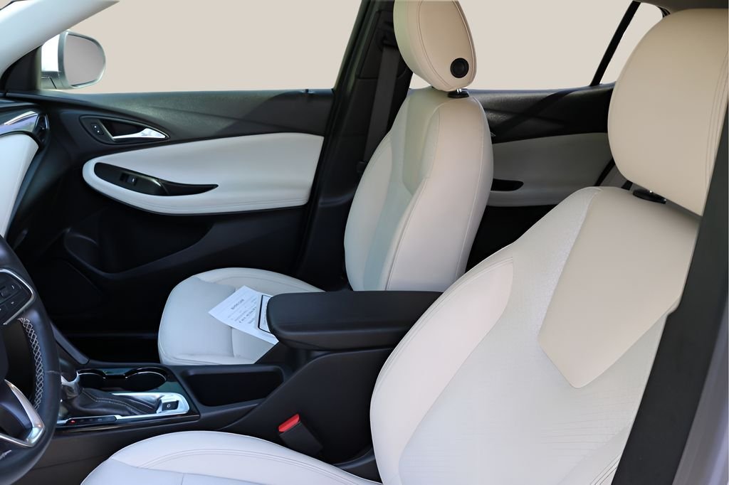 Used 2022 White Buick Select image 12