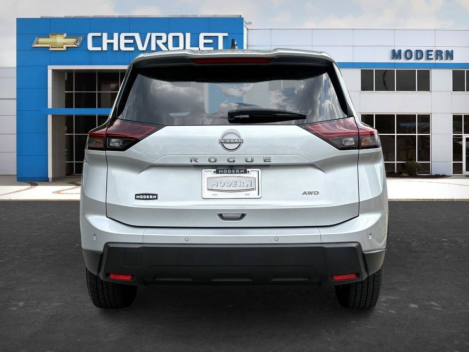 Used 2024 Brilliant Silver Metallic Nissan S image 4