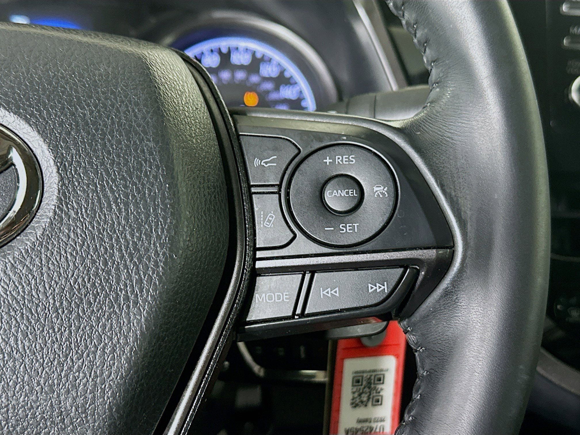 Used 2023 Ice Toyota SE image 16