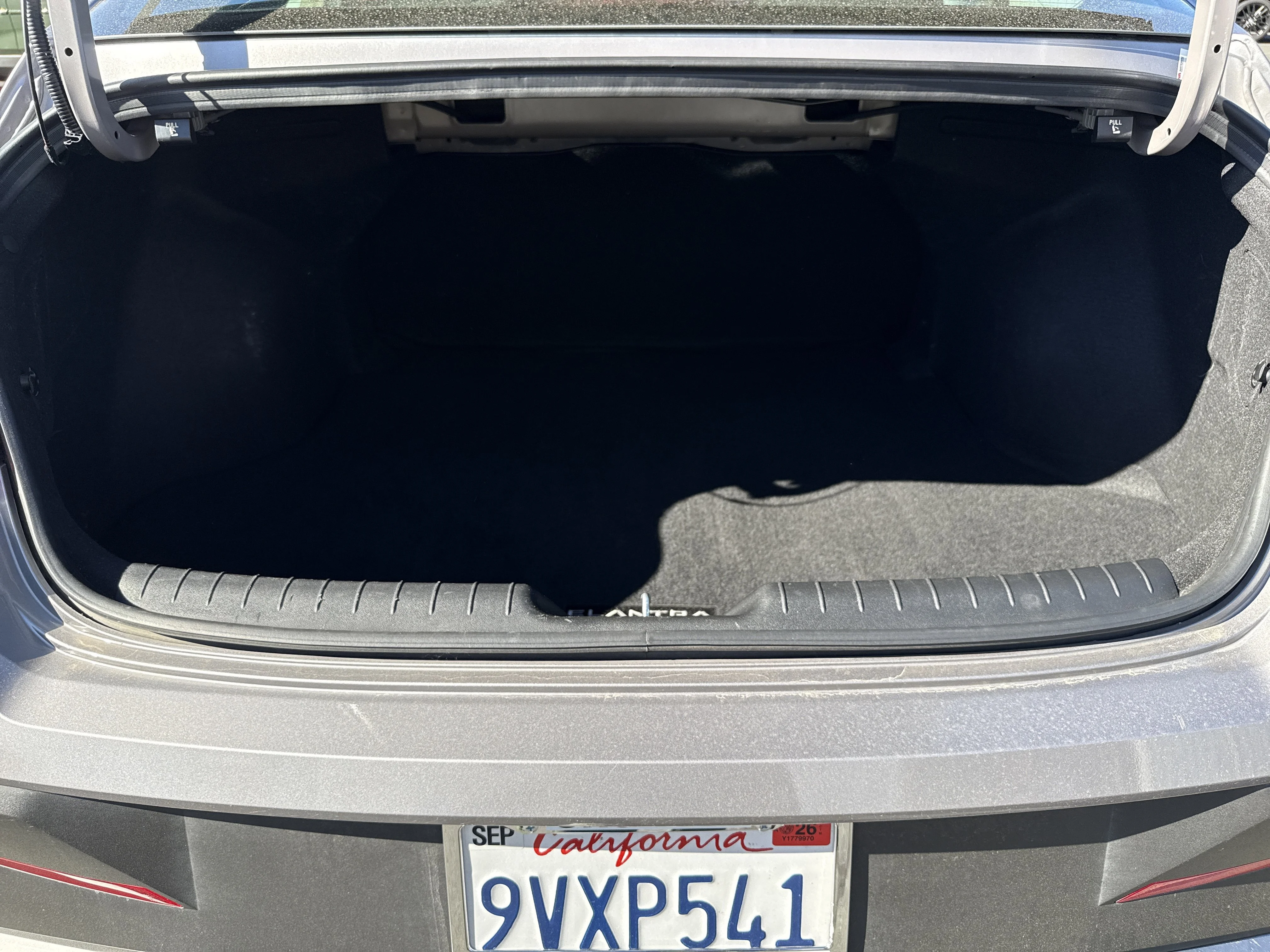 Used 2025 Fluid Metal Hyundai SE image 20