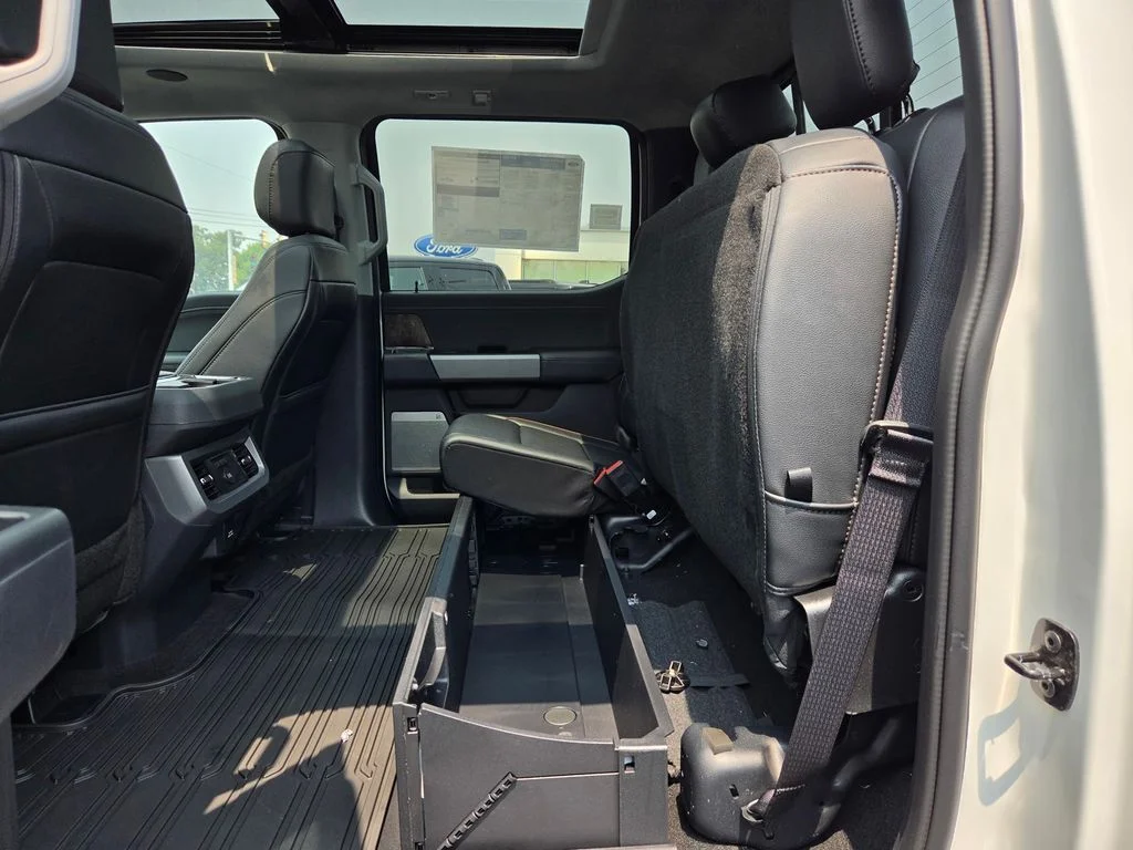 New 2026 Star White Metallic Tri-Coat Ford F-350® Lariat® image 20