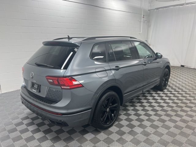 Used 2024 Platinum Gray Metallic Volkswagen 2.0T SE R-Line Black image 5