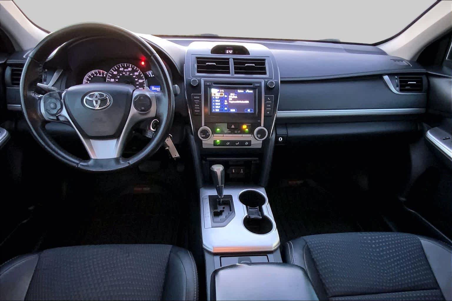 Used 2013 Classic Silver Metallic Toyota SE image 14