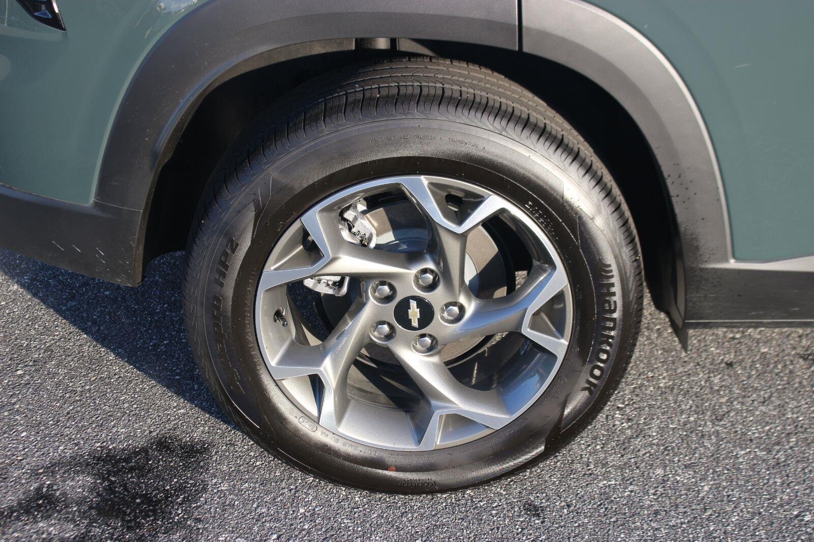 Used 2026 Cypress Gray Chevrolet LT image 35