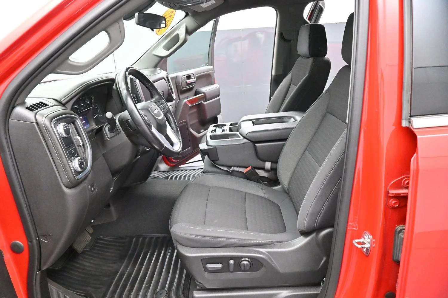 Used 2022 Cardinal Red GMC SLE image 13