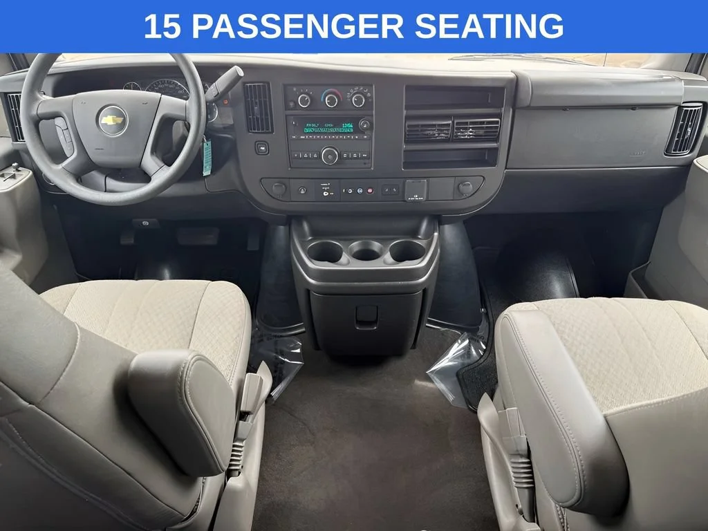 Used 2025 Summit White Chevrolet 1LT image 21