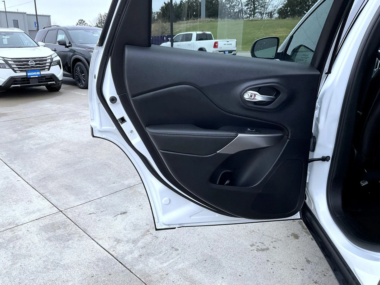 Used 2022 White Jeep Limited image 18