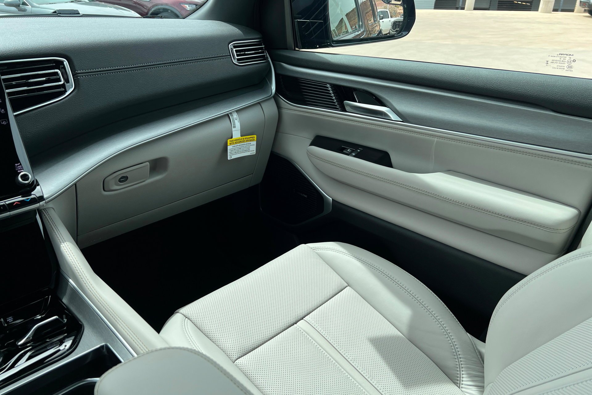 New 2026 Fathom Blue Pearl-Coat Exterior Paint (Late Availability) Jeep Limited Altitude image 11