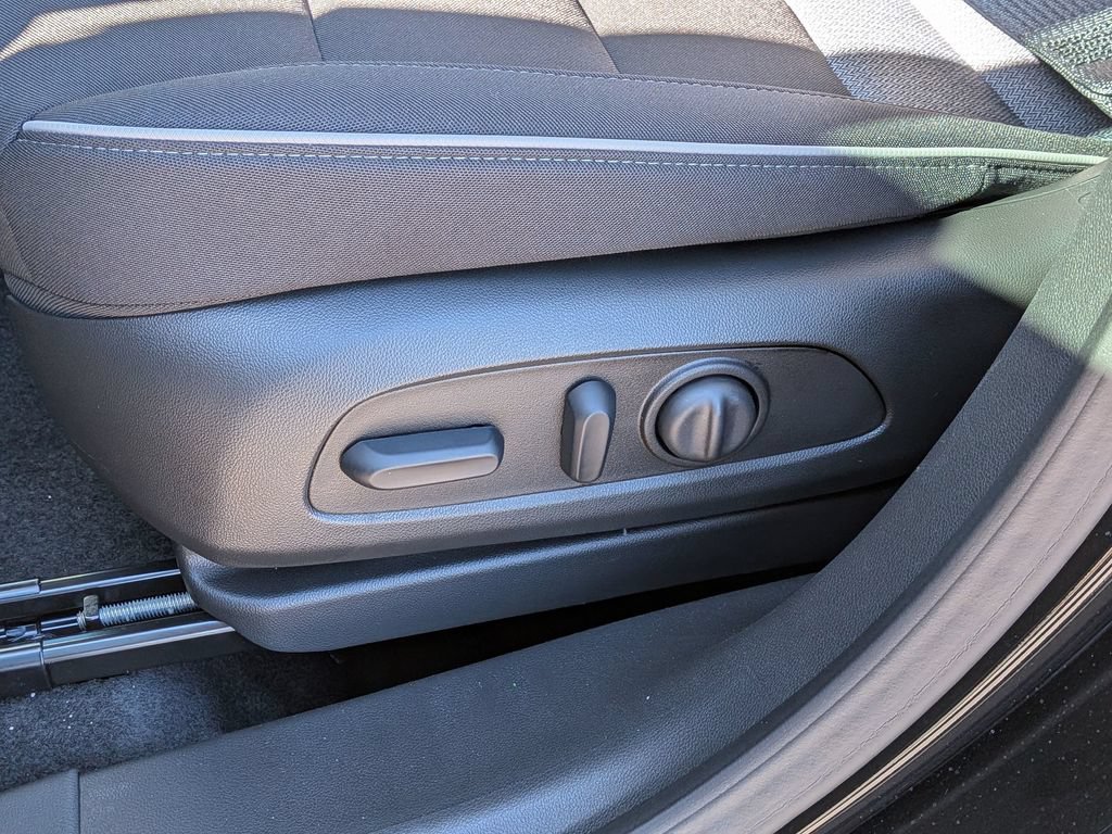 New 2026 Mosaic Black Metallic Chevrolet LT image 18
