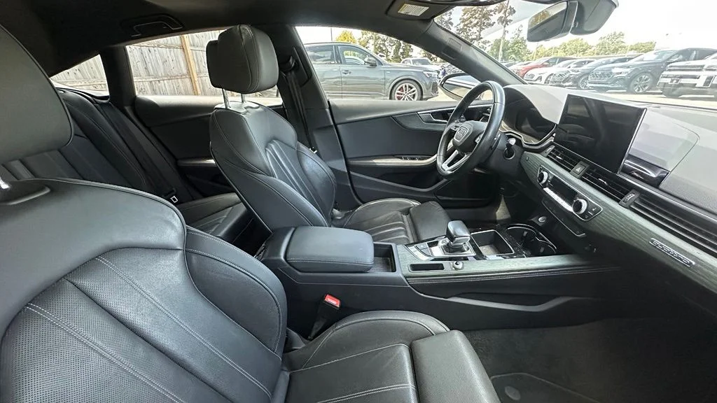 Used 2021 Glacier White Audi 45 S line Premium Plus image 4