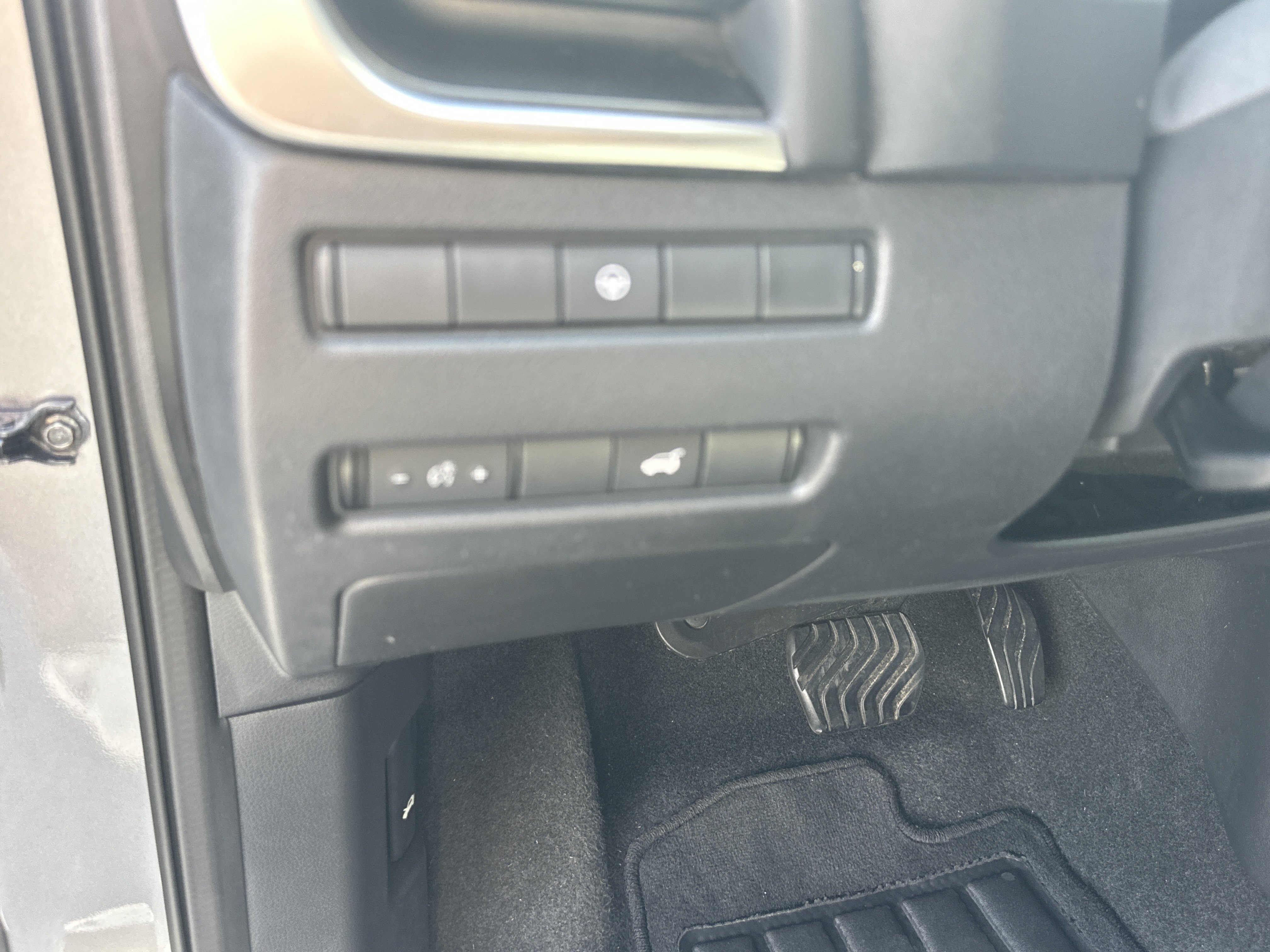 Used 2021 Gun Metallic Nissan SV image 27