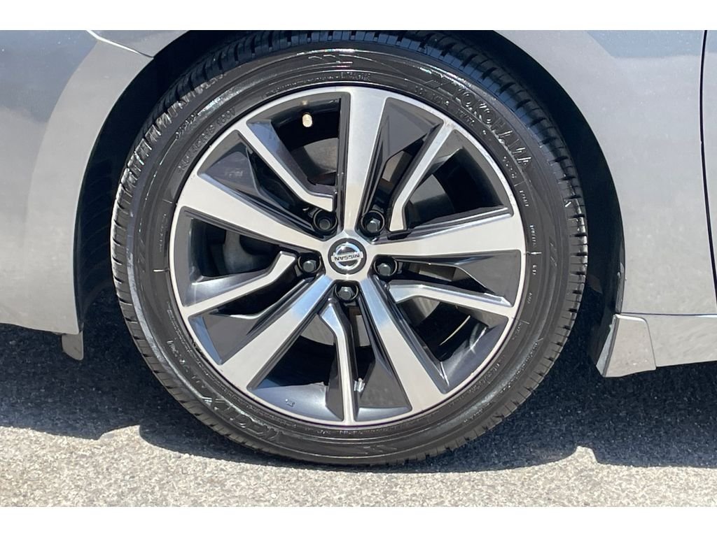 Used 2019 Gun Metallic Nissan S image 38