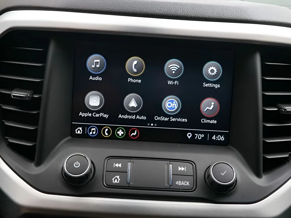 Used 2022 White GMC SLE image 26