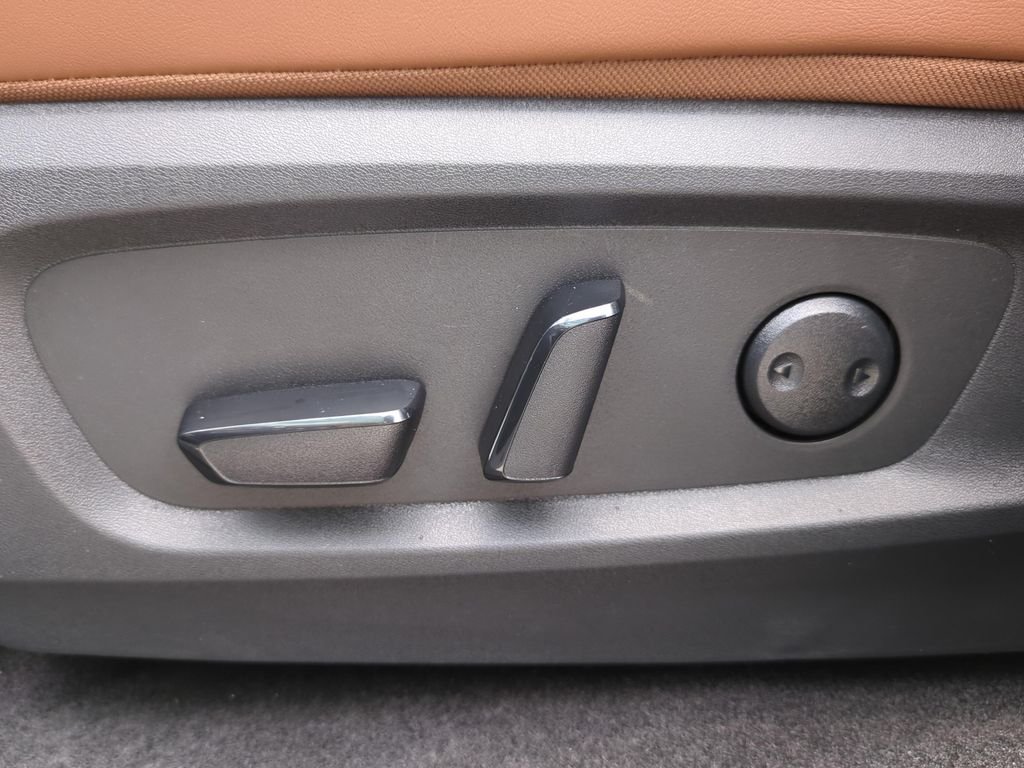 New 2026 Everest White Pearl TriCoat Nissan Platinum image 19