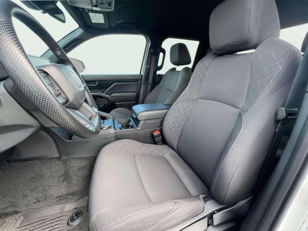 2025 Toyota Tacoma SR - Photo 18