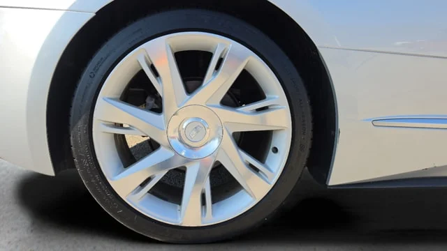 Used 2016 Radiant Silver Metallic Cadillac Base image 43