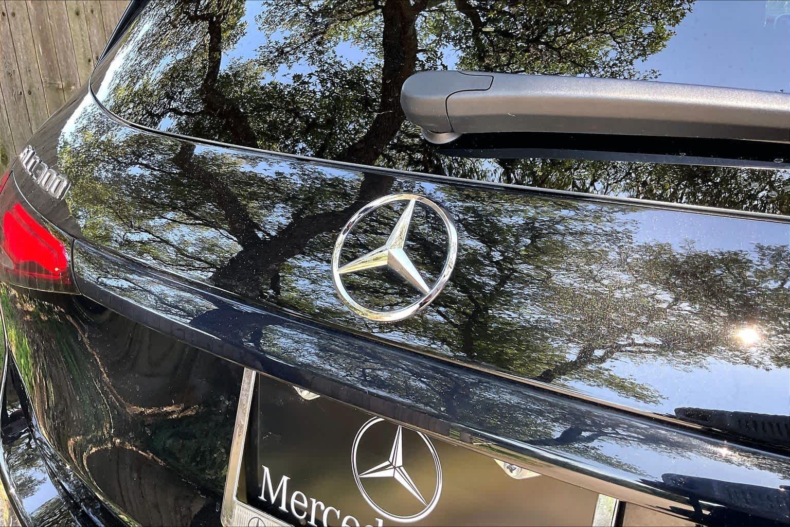 New 2026 Obsidian Black Metallic Mercedes-Benz GLC 300 image 30