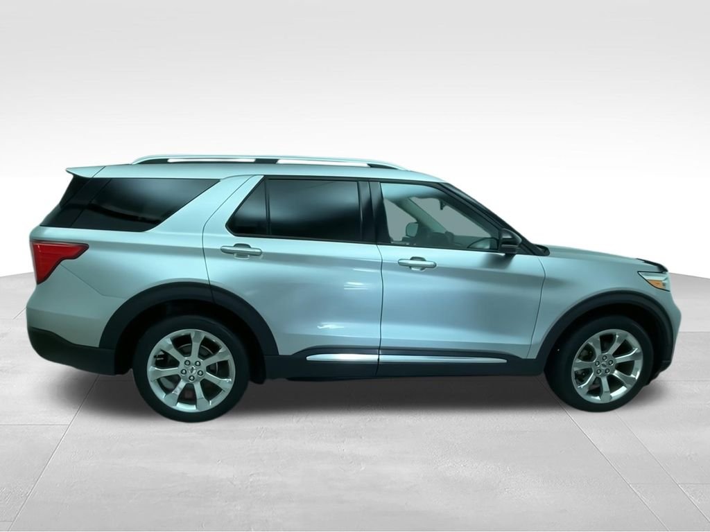 Used 2020  Ford Platinum image 9