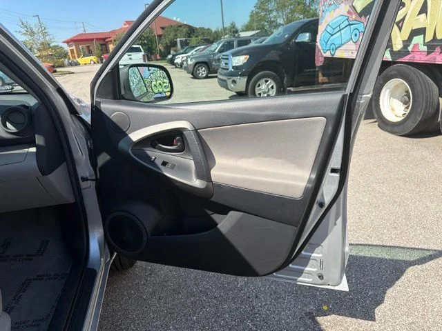 Used 2010 Silver Toyota Base image 30