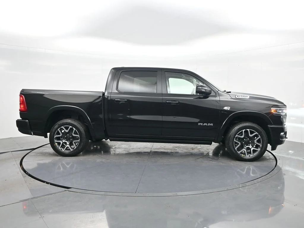 New 2026 Diamond Black Crystal Pearl-Coat Exterior Paint RAM Laramie image 6