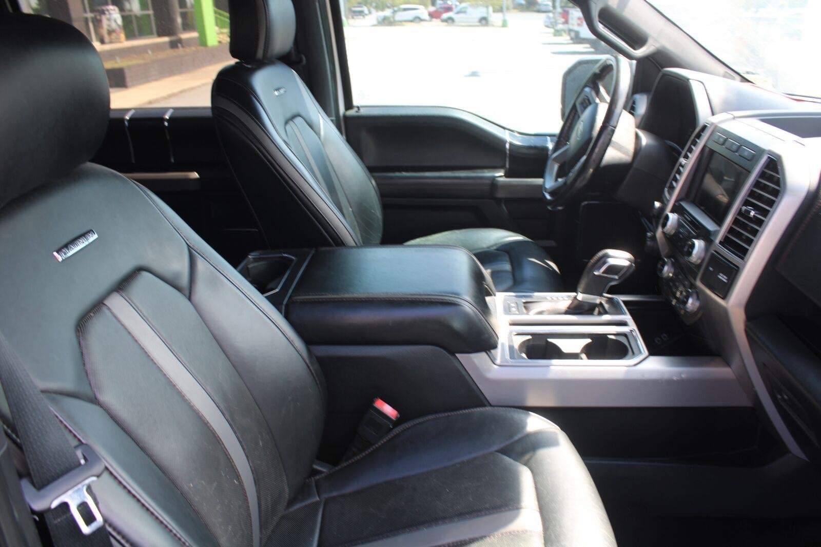 Used 2019 White Platinum Metallic Tri-Coat Ford Platinum image 4