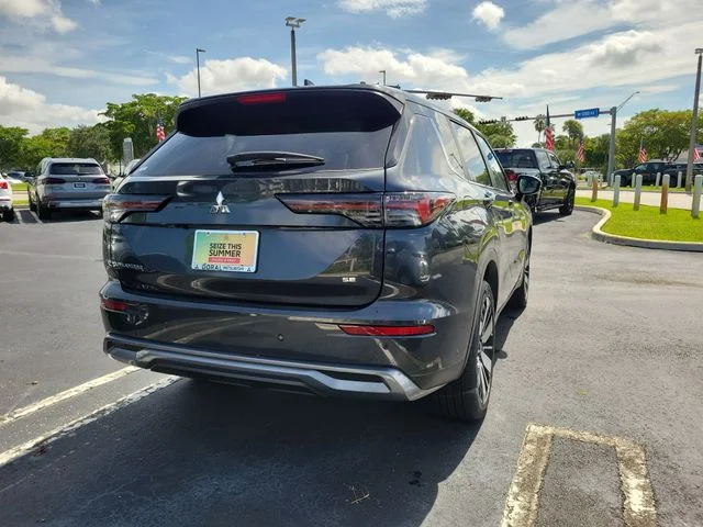 Used 2026 Gray Mitsubishi SE image 6