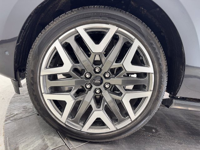 Used 2025 Dark Matter Gray Metallic Ford Platinum image 10