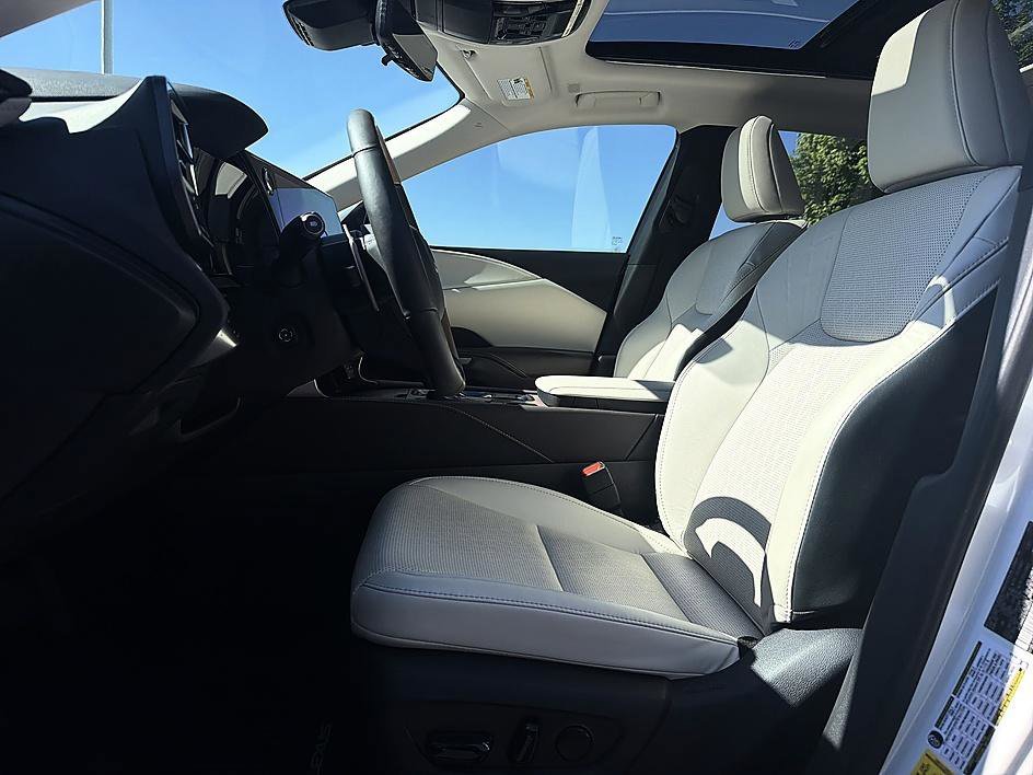 Used 2025 White Pearl Lexus RX 350h Premium Plus image 11