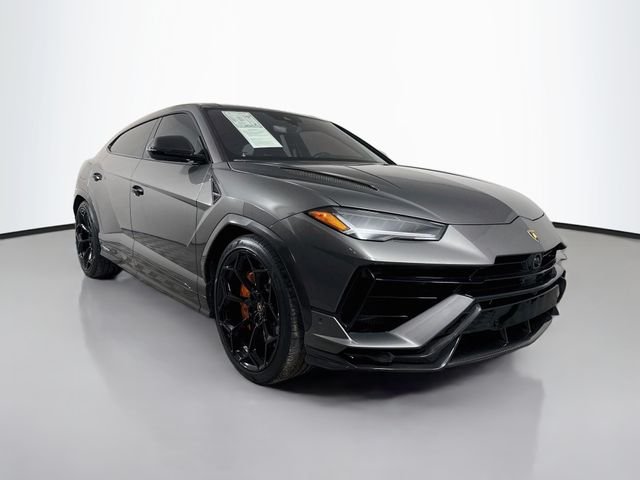 Used 2023 Gray Lamborghini Performante image 3