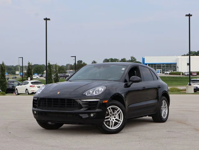 Pre-Owned 2018 Porsche Macan Base