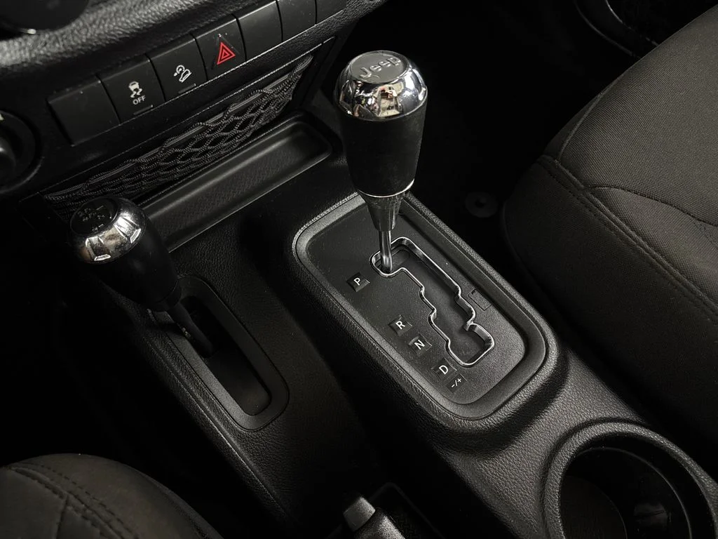 Used 2016 Silver Jeep Unlimited Sport image 29