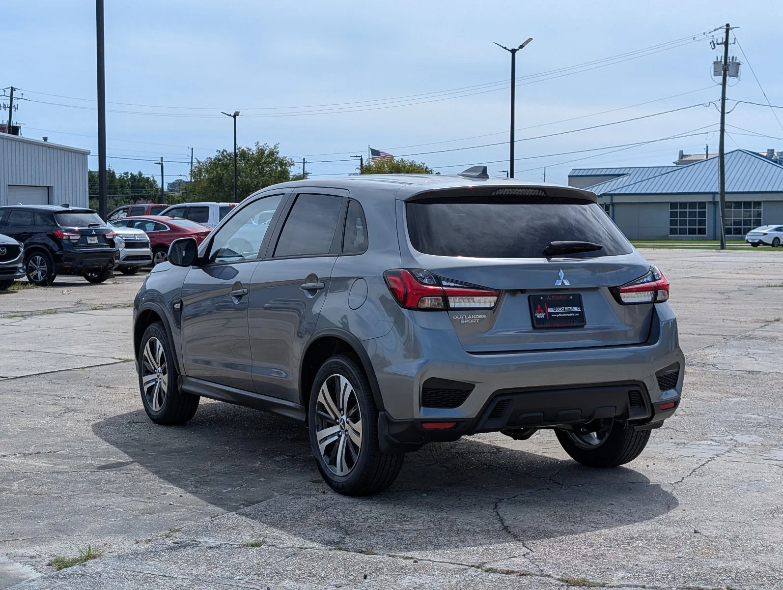 New 2027 Gray Mitsubishi 2.0 ES image 3