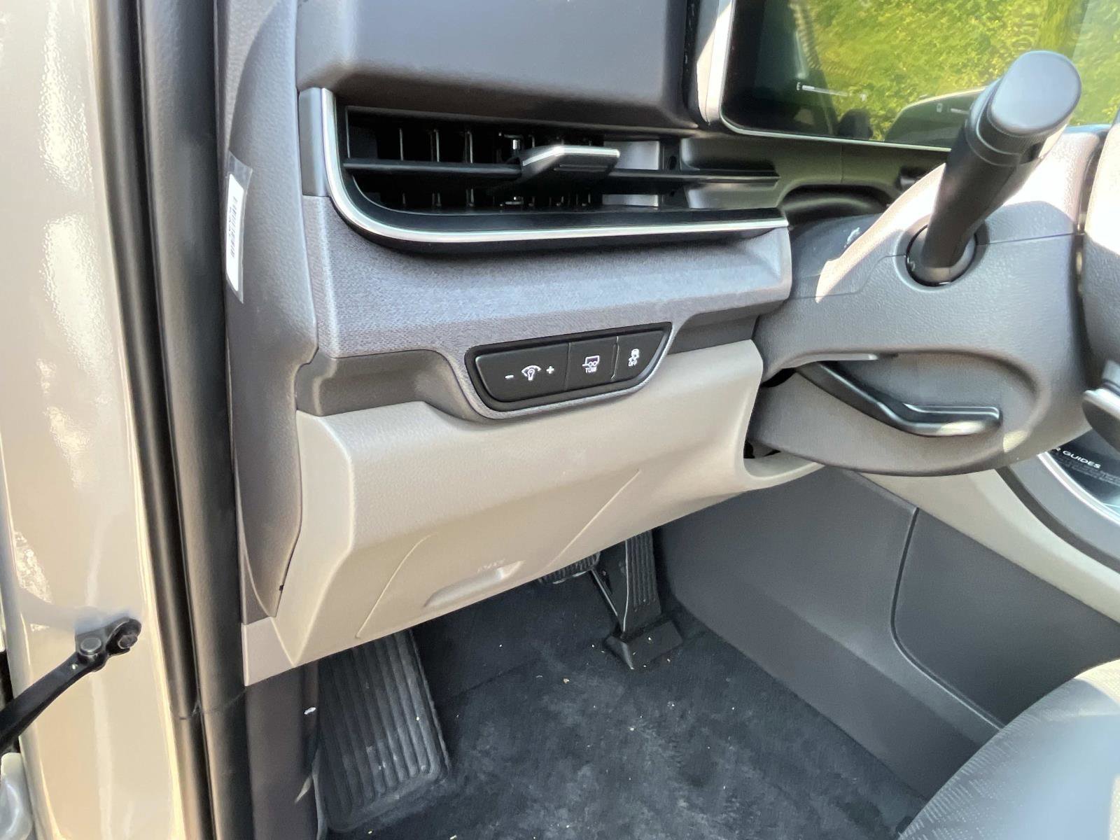 New 2026 Ivory Silver Kia EX image 23