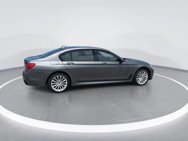 Used 2017 Gray BMW 750i xDrive image 7