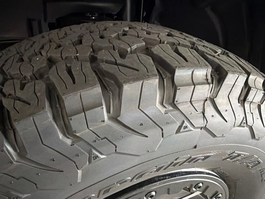 New 2026 Bright White Clearcoat Jeep Rubicon X image 17