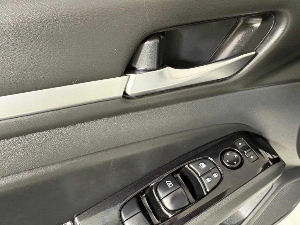Used 2023 White Nissan 2.5 SV image 20