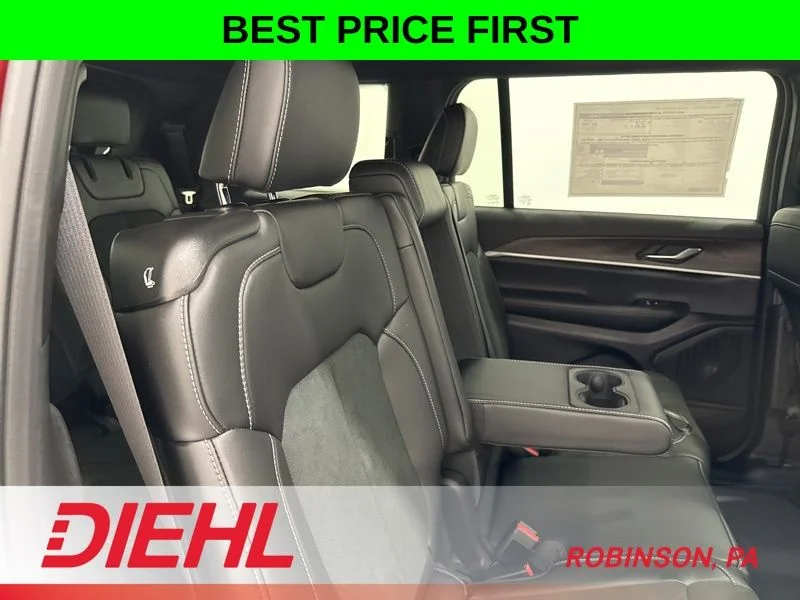 New 2026 Velvet Red Pearl-Coat Exterior Paint Jeep Laredo image 13