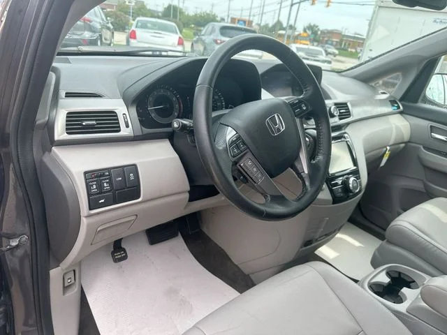 Used 2016 Gray Honda EX-L image 12