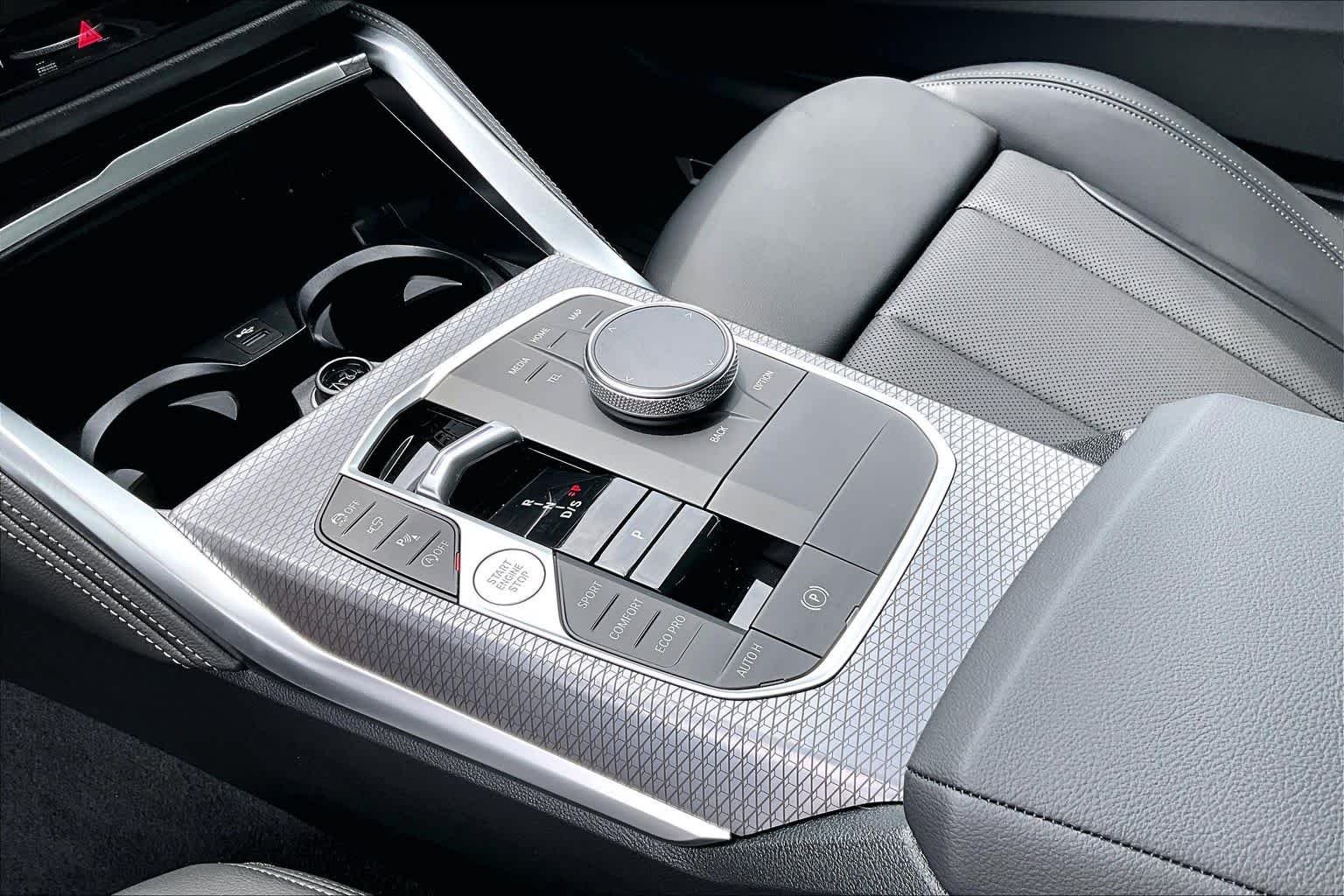 New 2027 BLACK SAPPHIRE BMW M440i image 7